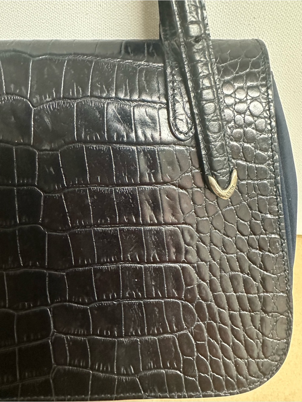 Croc-Embossed Navy Shoulder Bag - Picture 2 of 7